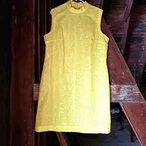 Vintage 1960s Mod yellow paisley lace lined sheath dress